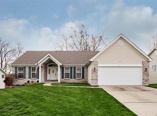 274 Hickory Wood Dr, Lake Saint Louis, MO 63367