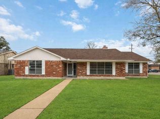 4800 Burning Tree Dr, Baytown, TX 77521