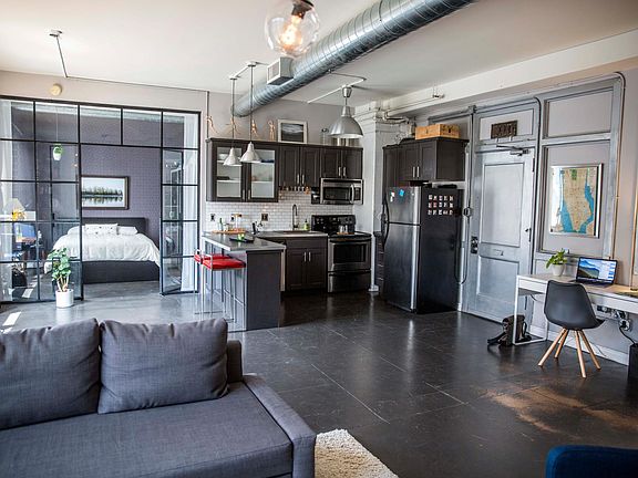 5th image of 215 W 7th St APT 1107