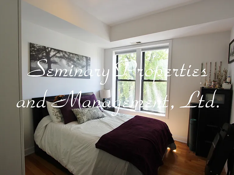 Great apartments in the heart of Uptown, one block from the red line — Photo 10