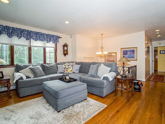 3rd image of 11 Park Pl