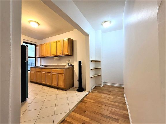 4th image of 2016 Regent Pl APT 1g