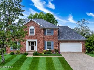 4020 Saratoga Woods Dr, Louisville, KY 40299