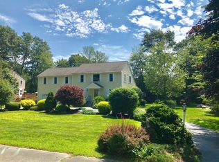 7 Noel St, Hampton, NH 03842