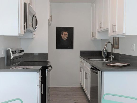 3rd image of 360 Lime Ave #1X1