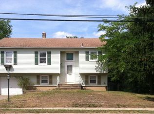 206 Hearth Ct W, Lakewood, NJ 08701