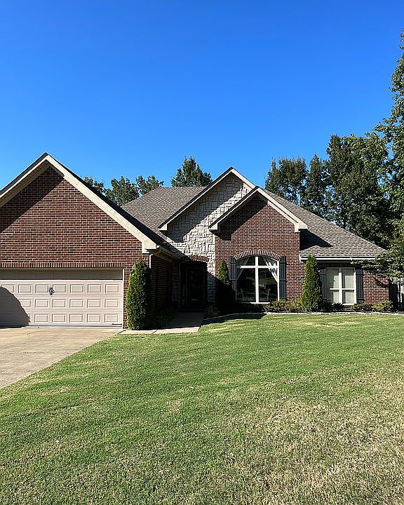1st image of 1304 Bridges Ave E
