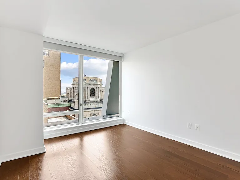400 W 113th St #1505 — Photo 11