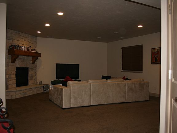 5th image of 1806 E Peyton Ct