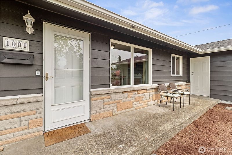 5th image of 1001 19th Street SE