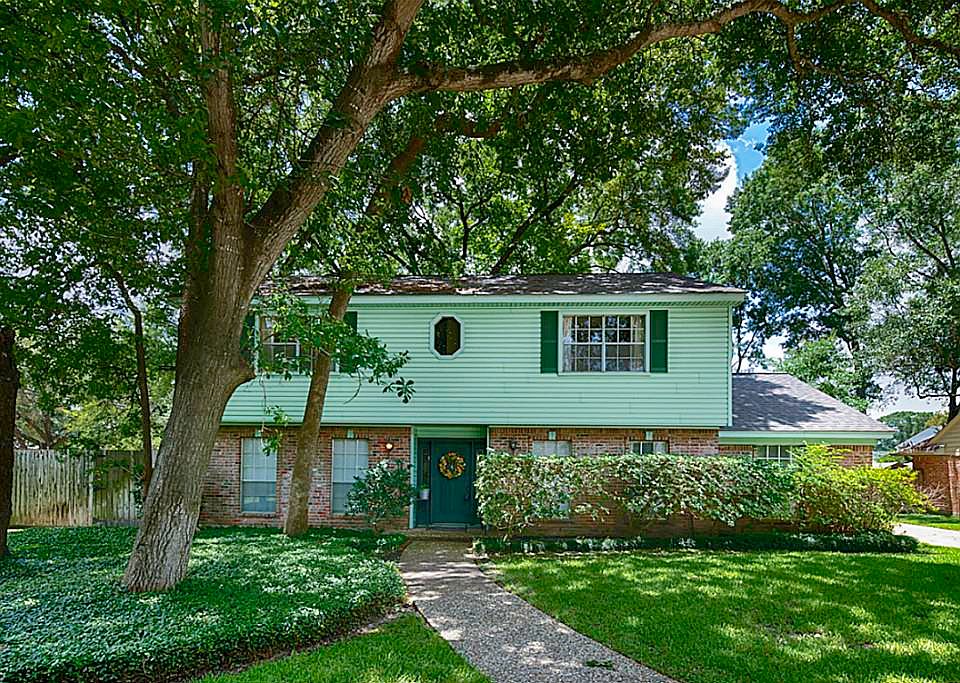 1st image of 14603 River Forest Dr