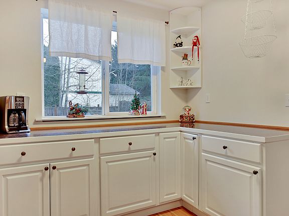 4th image of 9411 219th Street Ct E