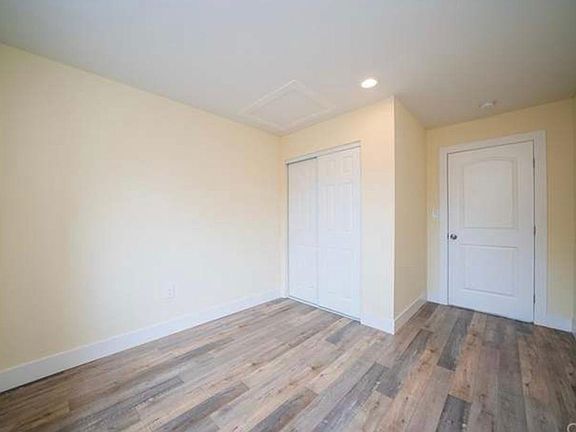 5th image of 733 E 116th St