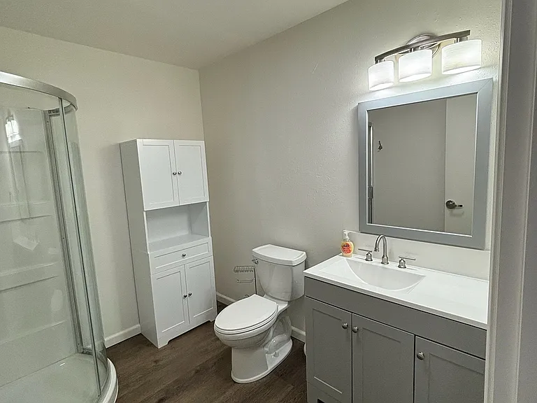 1111 NW 32nd St #6 — Photo 11