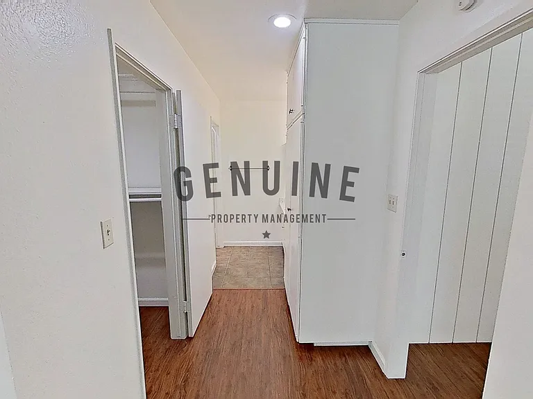 1040 W Macarthur Blvd #50 — Photo 6