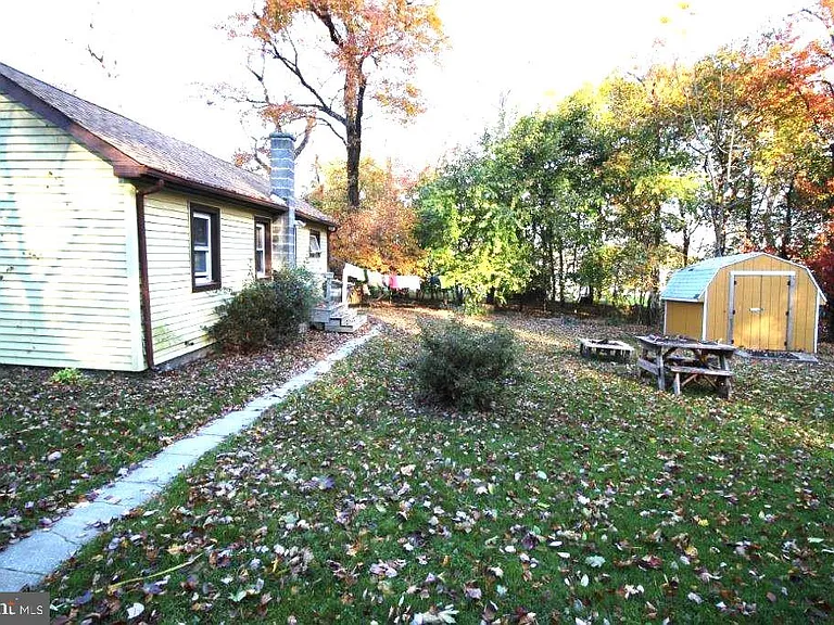 41 Lancaster Ave — Photo 8