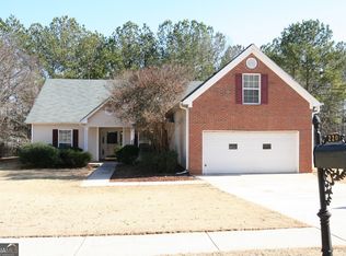 220 Trelawney Dr, Covington, GA