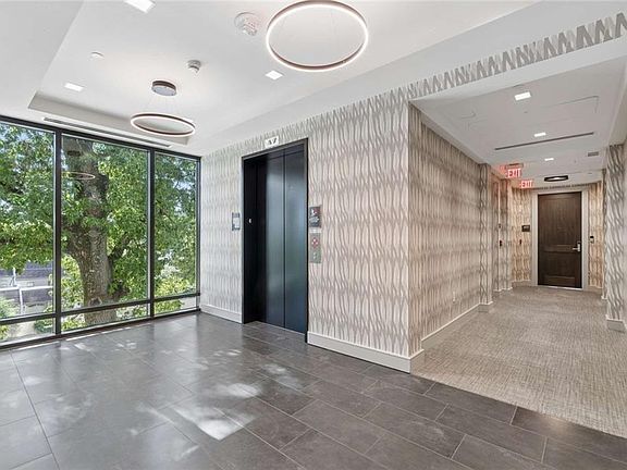 4th image of 2520 Peachtree Rd NW