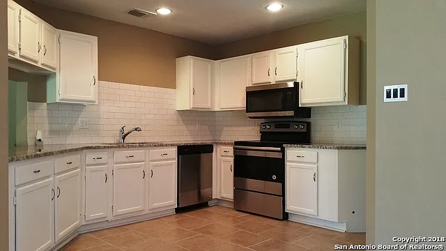 3207 Sackville Dr — Photo 5