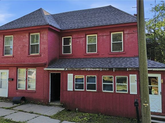 3rd image of 32-34 Flint Ave