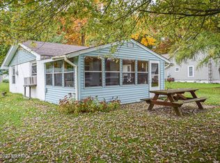 1236 Dean Lake Dr, Colon, MI 49040