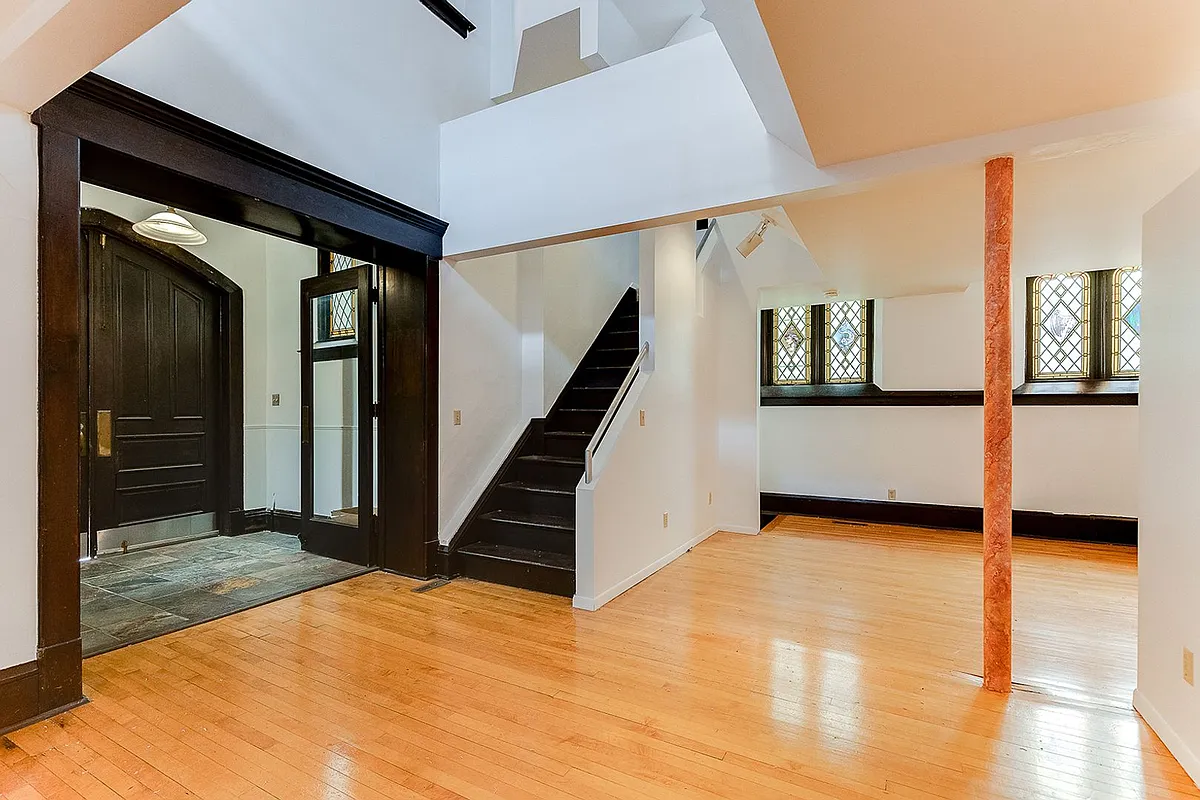 Building Photo - 495 Ashland Ave