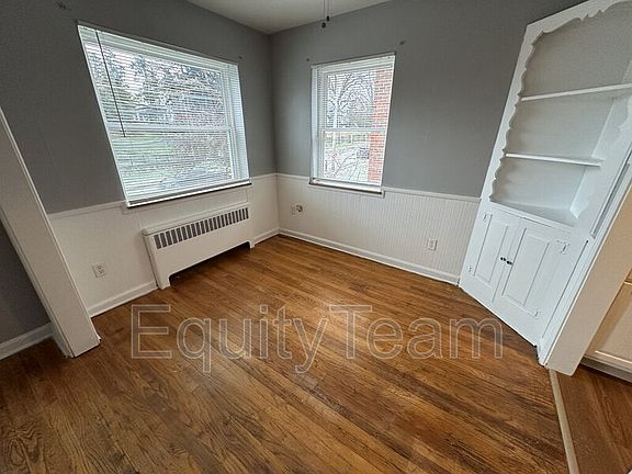 5th image of 5933 Oakwood Ave #4