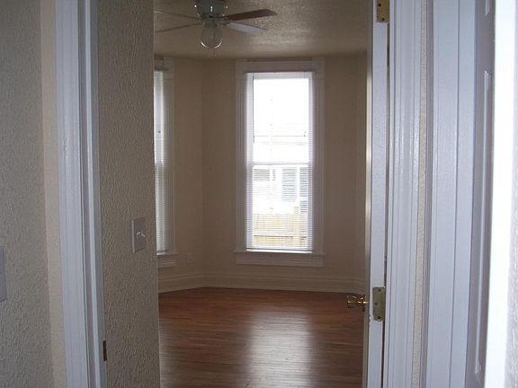 2nd image of 112 E Buchanan St