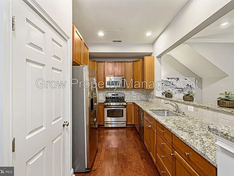 202 Captains Way — Photo 12