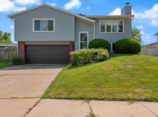 3313 Covington Dr, Davenport, IA 52806