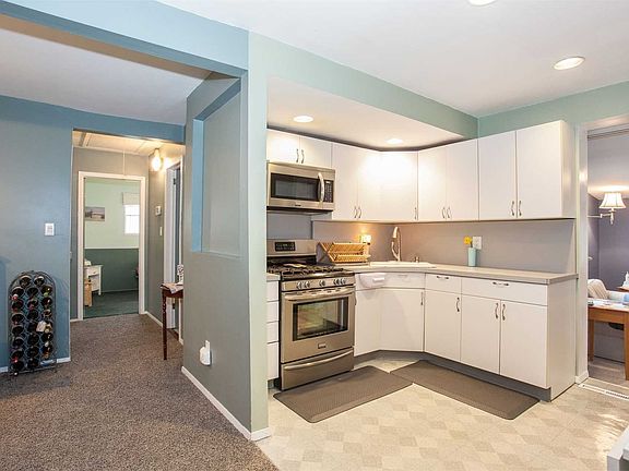 4th image of 1654 N Gardiner Dr
