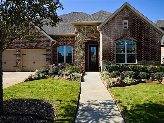 Covered front porch.