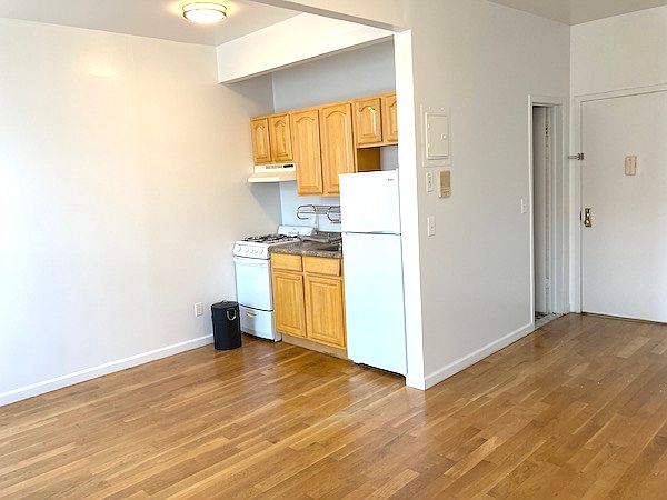 2nd image of 2167 3rd Ave #4D