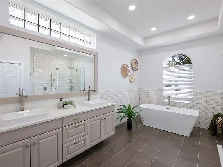 8009 Royal Birkdale Cir — Photo 52