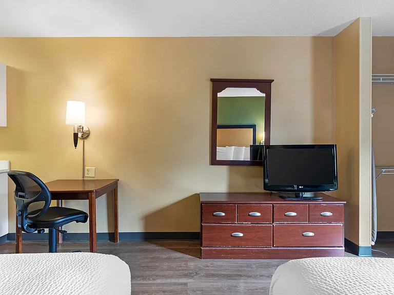 Studio Suite - 2 Full Beds