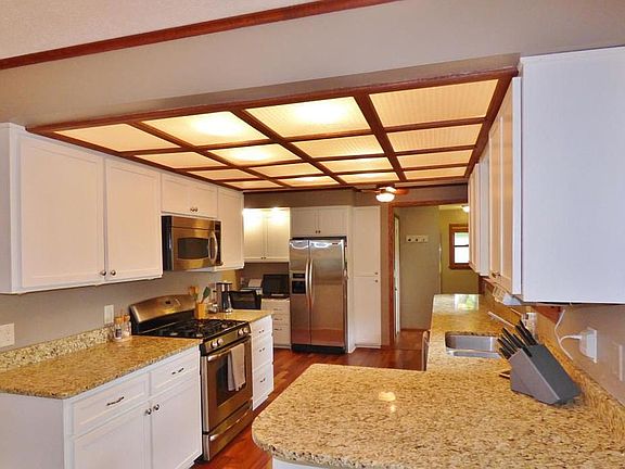 4th image of 6409 Zinnia Ln N