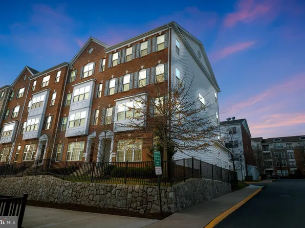 2341 Kew Gardens Dr, Woodbridge, VA 22191