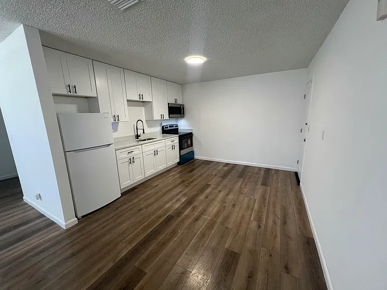 603 Clear Lake Ave — Photo 4
