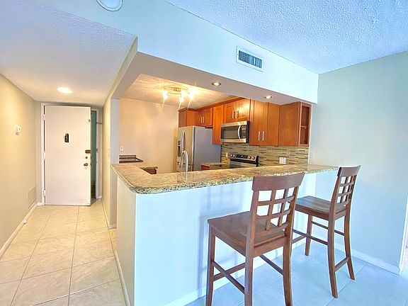 5th image of 1300 NE Miami Gardens Dr APT 701