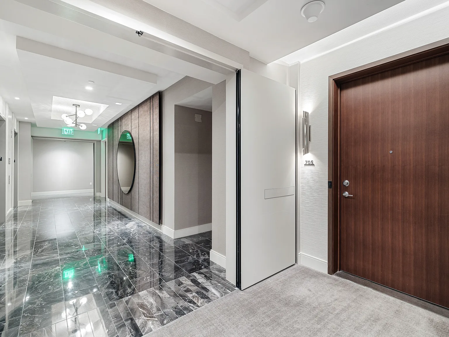 1 bed, 1018 sqft, $4,950 — Photo 2