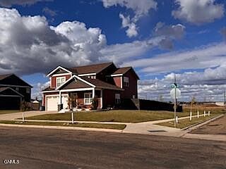 5th image of 608 6th Ave NE