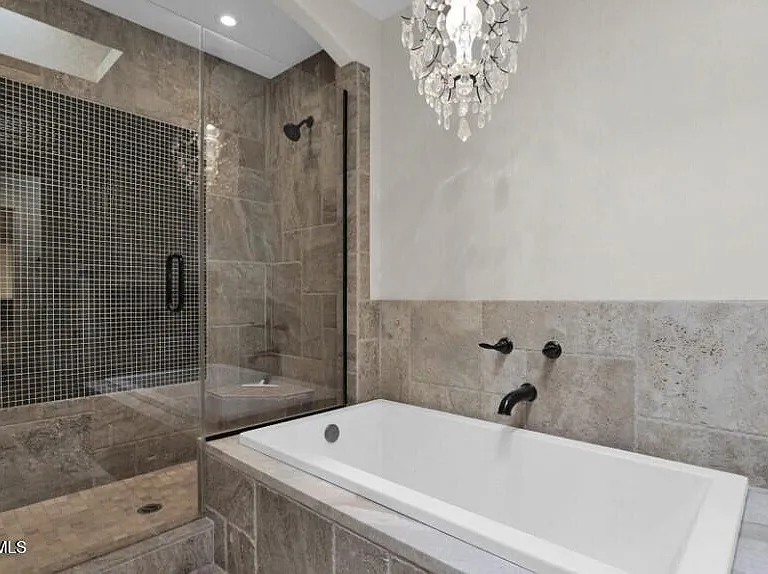 3229 E Clarendon Ave — Photo 10