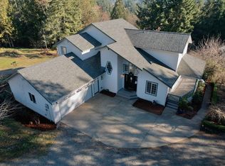 11154 NW Pioneer Rd, Seabeck, WA 98380