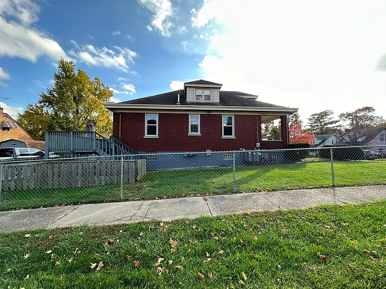 3468 Mayfair Ave — Photo 4