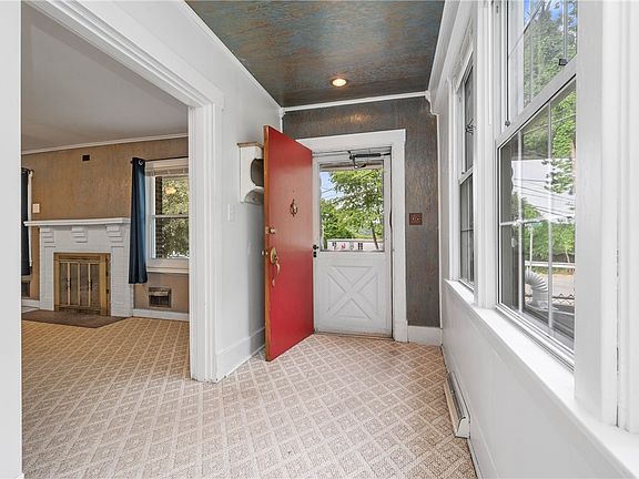 4th image of 246 Olive St