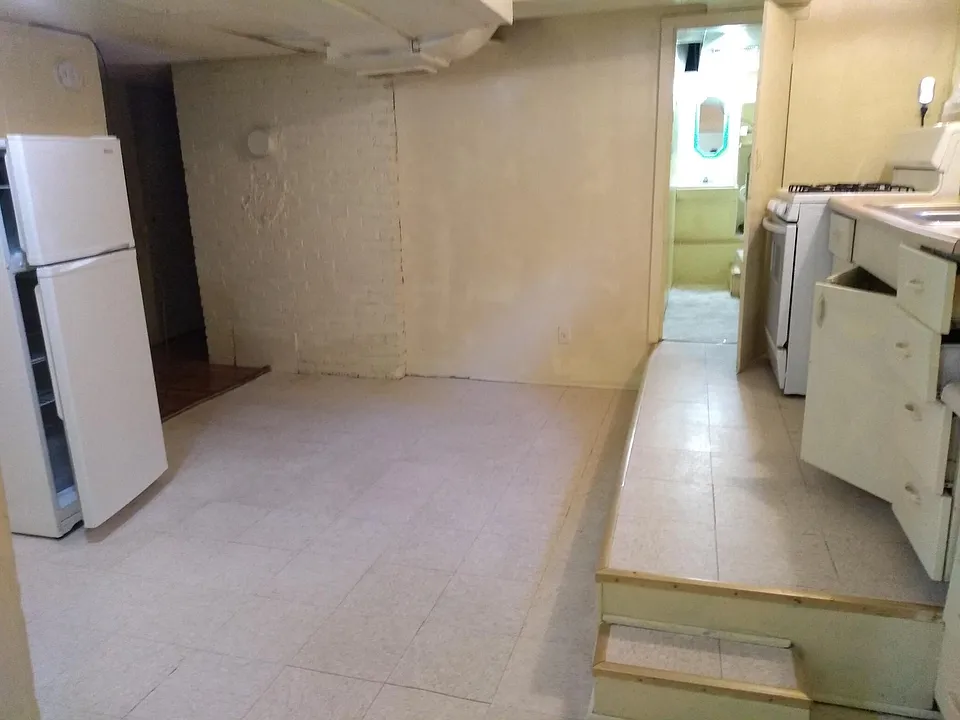 200 W Allegan St #1