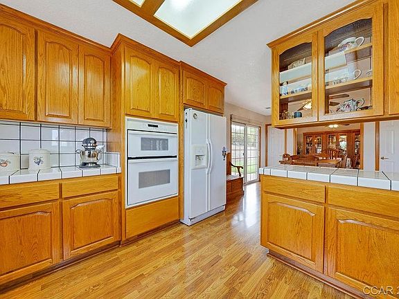 3rd image of 6422 Usher Dr #656