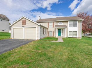 35 Cashmere Ln, Rochester, NY 14609