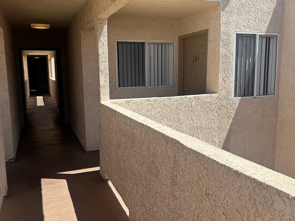 530 E Santa Anita Ave