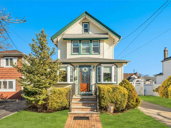 96 Bismark Avenue, Valley Stream, NY 11581